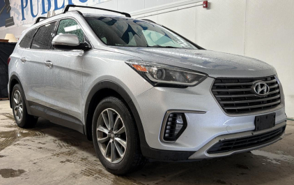 2017 HYUNDAI SANTA FE - 4X4!