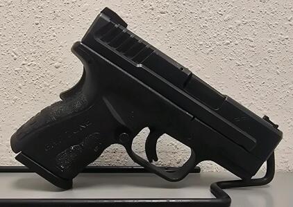 Springfield Armory XD-40 Mod.2 Sub-Compact .40 S&W, Grip Zone, Serial GM111782, Fiber Optic Sight