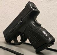Springfield Armory XD-40 Mod.2 Sub-Compact .40 S&W, Grip Zone, Serial GM111782, Fiber Optic Sight - 3