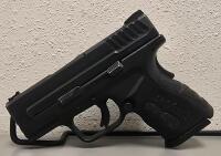 Springfield Armory XD-40 Mod.2 Sub-Compact .40 S&W, Grip Zone, Serial GM111782, Fiber Optic Sight - 4