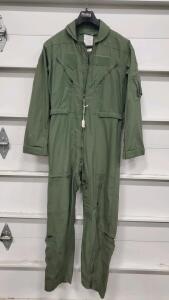 Carter Industries CWU-27/P Flight Suit 38R Sage Green Nomex Aramid Military Aircrew NSN 8415-01-043-8384