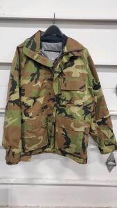 Browning Woodland Camo Hunting Jacket, Medium, Zip & Snap Closure, Large Cargo Pockets