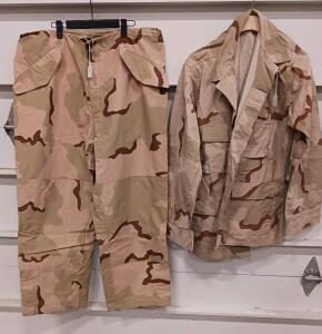 (2 Pants. 4 Long Sleeve sz. L) Camo Military BDU Uniform Set &ndash; Shirt/Jacket & Pants, Ripstop, Multi-Pocket