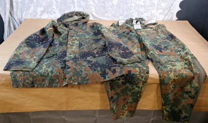 (1) Set Of German Army Bundeswehr Flecktarn Camouflage Waterproof Jacket & Bib Overalls, Large