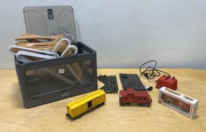 HO Scale Model Train Set &ndash; 3 Train Cars, Controller, Track, Tote and Hangers -