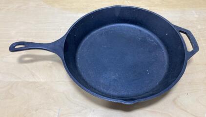 Lodge 12SK 12" Cast Iron Skillet, Dual Pour Spouts, Helper Handle, Made in USA