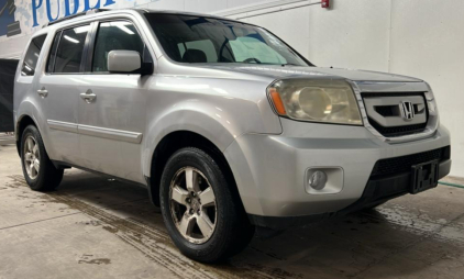 2011 HONDA PILOT - 4X4!