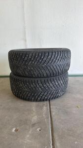 225/50R18 Studded Winter Tires, Pair, Radial Snow Tires with Studs, Size 225/50R18, DOT AB560935