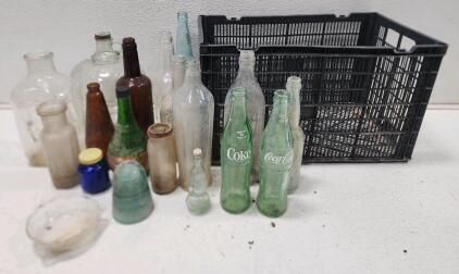 Lot of 20 Vintage Glass Bottles & Jars &ndash; Coke, Regina Vinegar, Apothecary, w/ Black Plastic Crate