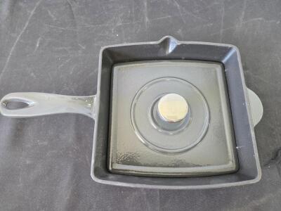 Cook's Tradition 12" Ceramic Grill Press and bar set of 2 liquor pourers. Please inspect in person.