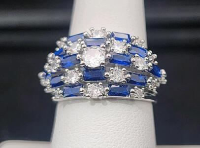 (1) Size 8 Mixed Blue And White Sapphire Ring