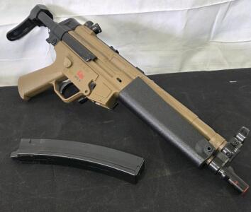 (1) H&K 6mm MP5 N Airsoft BB Gun with(1) Magazine (see in person)(See Photos)