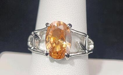 (1) Size 8.5 Peach Sapphire Faceted Oval Cut Ring