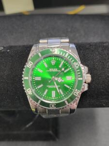 (1) REPLICA Green Rolex Watch (Unverfied)