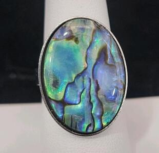 (1) Size 8 Beautiful Abalone Ring