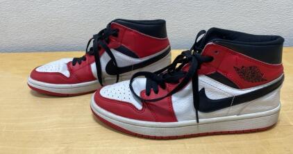 Nike Air Jordan 1 Mid 554724-173 Chicago Colorway, Size US 7, 2019 Release