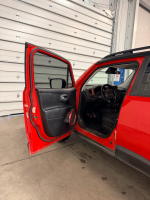 2016 JEEP RENEGADE - AWD! - 9
