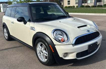 2010 MINI COOPER - SUNROOF!