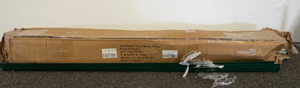ARIFARO Steel Fence Posts, 7 Ft, Green Powder-Coated, 10 Pack, U-Channel, New, Damaged Box