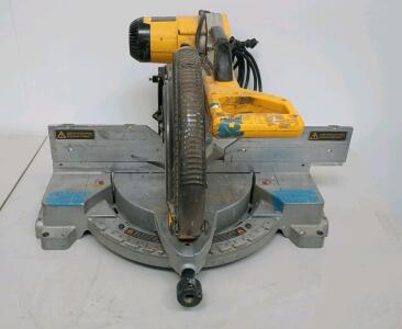 DeWalt 12" Double Bevel Compound Miter Saw