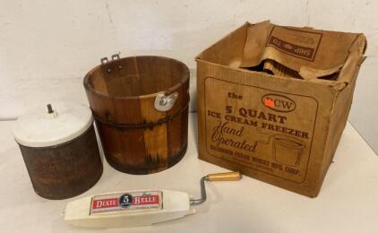 Vintage Dixie Belle 5 Quart Hand Crank Ice Cream Freezer W/ Original Box, Richmond Cedar Works