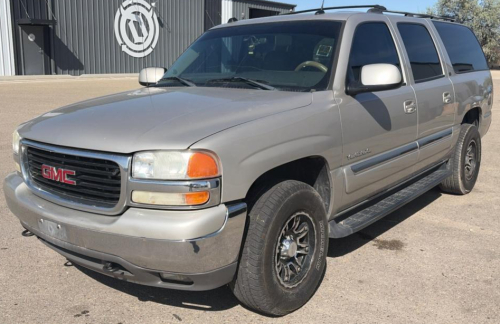 2005 GMC YUKON - 4X4!