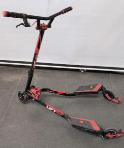 Yvolution Fliker Lift 3-Wheel Carving Scooter &ndash; Black/Red, Foldable, Adjustable Handlebars