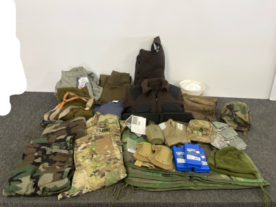 Mixed Lot US Military OCP Boonie, Woodland Helmet Cover, Watch Cap, Navy Hat, Tactical Knee Pads all size medium