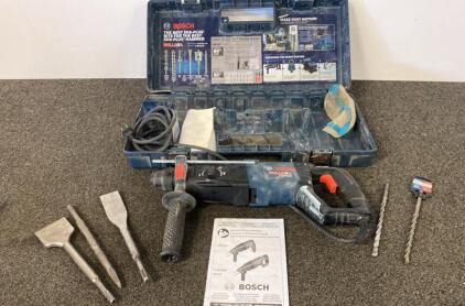 Bosch Bulldog Xtreme 11255VSR Rotary Hammer Drill, SDS-Plus, 7.5A, Bits, Chisels, Case, Manual Powers On