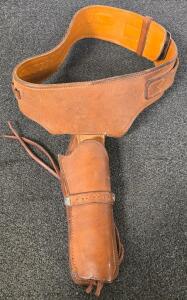 Western Leather Gun Belt & Holster, 24-Cartridge Loops, Fits 4-6" Revolver, Brown, Right Hand
