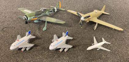 5 Model Airplanes &ndash; Continental Airlines Jets & WWII Fighters, Plastic, 6&ndash;8 In Long