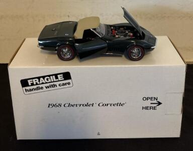 1968 Chevrolet Corvette Convertible Die-Cast Model 1:18 Scale, Dark Green, Removable Hardtop, Boxed