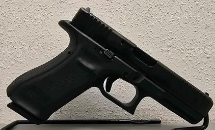 Glock 22 Gen5 .40 S&W Pistol, Polymer Frame, Case, Accessories, SN: BSLV498