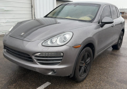 2014 PORSCHE CAYENNE - 4X4 - 123K MILES!