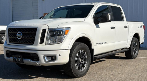 2018 NISSAN TITAN - 4X4!