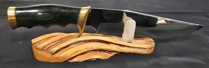 Buck Custom Fixed-Blade Hunting Knife, Clip Point, Green Wood Handle, Brass Guard, Serial #0029