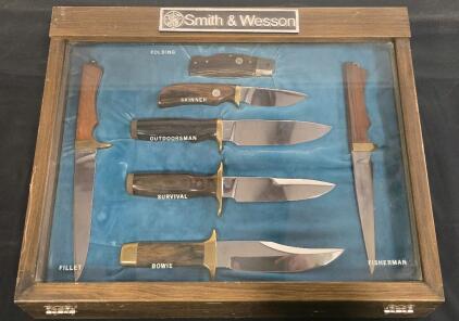 Smith & Wesson Display Series 7-Piece Knife Collection