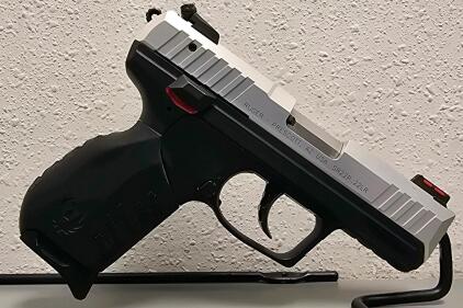 Ruger SR22P .22LR Pistol, Silver Slide, 3.5" Barrel, Adjustable Sights, SN 363-57120