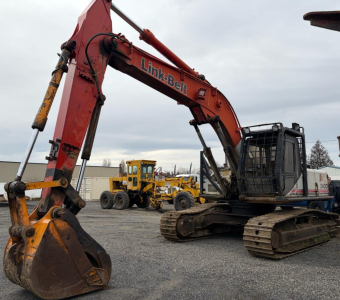 LOCATED IN LEWISTON - 2004 Link-Belt 3400 Excavator, Diesel Engine - Starts and runs well Serial # E715-2928