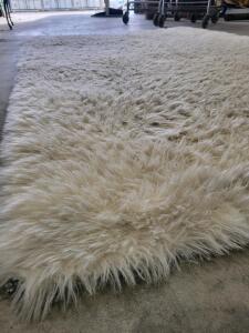 (1) Faux Fur Mink Rug 5'x8'