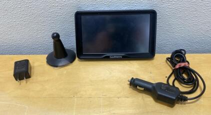 Garmin DriveAssist 51 LMT-S Automotive GPS 5" Touchscreen, Dash Cam, Wi-Fi, Mount & Charger- Untested