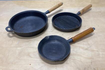 Vintage Finland Cast Iron Pan Lot &ndash; 3 Skillets (Grill, Standard, Small) Wooden Handles