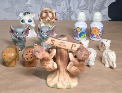 (1) Vintage Porcelain Banff Canada - Bear Cubs Salt & Pepper Shaker Set W/ Tree Stand & (6) Vintage Porcelain Salt & Shaker Sets