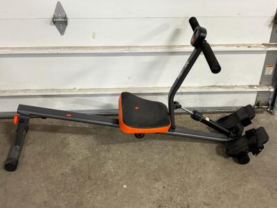 Niceday Hydraulic Rowing Machine, Digital Monitor, 300 lb Capacity, 12 Resistance Levels. please inspect in person