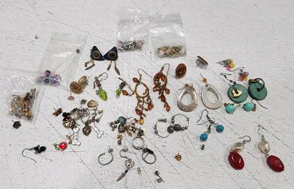 Assorted Costume Earring Includes Some Vintage Style
