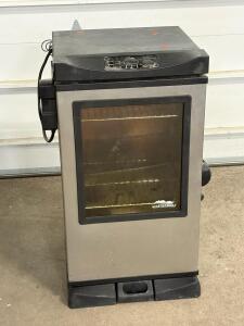 Masterbuilt 20076314 Digital Electric Smoker 800W, 2.5 cu ft, Stainless, Window, WILLHI Controller. Powers on, please inspect in person