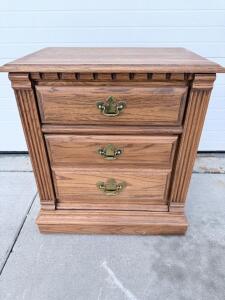 Richardson Brothers Oak 3-Drawer Nightstand - Brass Pulls, Felt-Lined Top Drawer, 26"x23"x16"