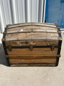 Victorian Dome Top Steamer Trunk, c.1880-1910, 32"x18"x23", Lined Interior Tray, Antique Hardware