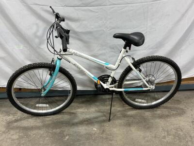 Dynacraft Northern Ridge 24" Mountain Bike, 18-Speed, Steel Frame, White/Teal, V-Brakes. Tires need air. Please inspect in person and see photos.