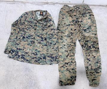 USMC MARPAT Woodland Digital Combat Uniform Set, Medium-XL, Short Bark Industries, NSN 8415-01-527-1951